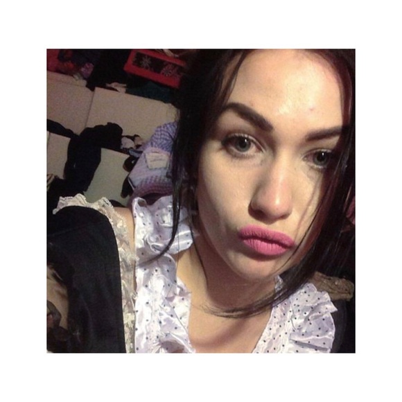 Meet your Posher, Gabby - Picture 3 of 4